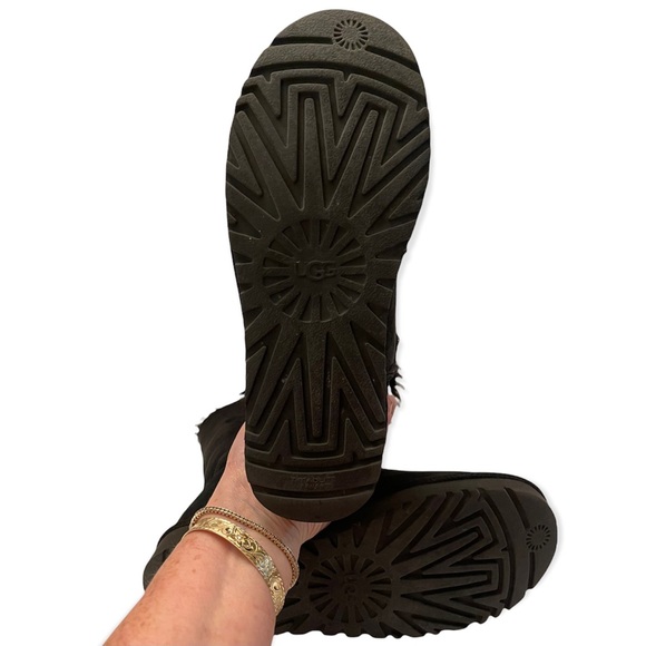 UGG Bailey Button II Boot Sheepskin Black Leather Winter Boot Mini Fluff - Picture 9 of 12